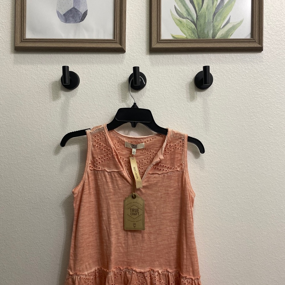 True craft NWT Flowy Tank